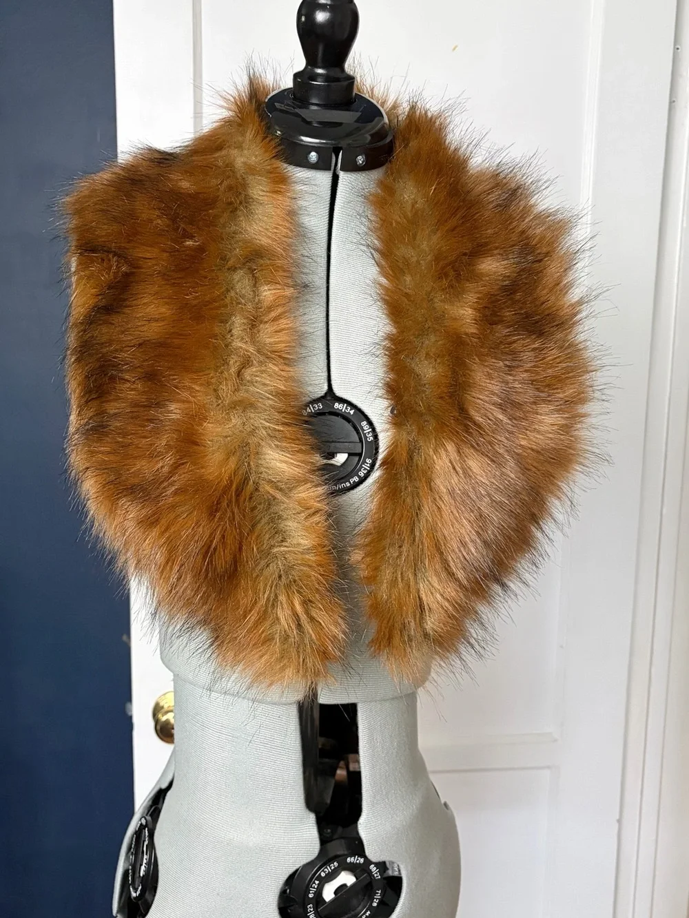 Red Fox Faux Fur Collar, fabric lined, loops on back, 37 x 6, EUC
